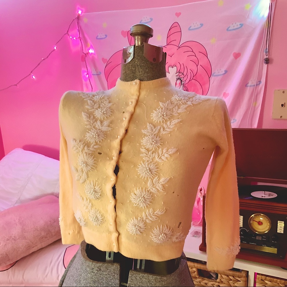 🌼🤍❝Yellow Vintage Sweater❞🌼🤍